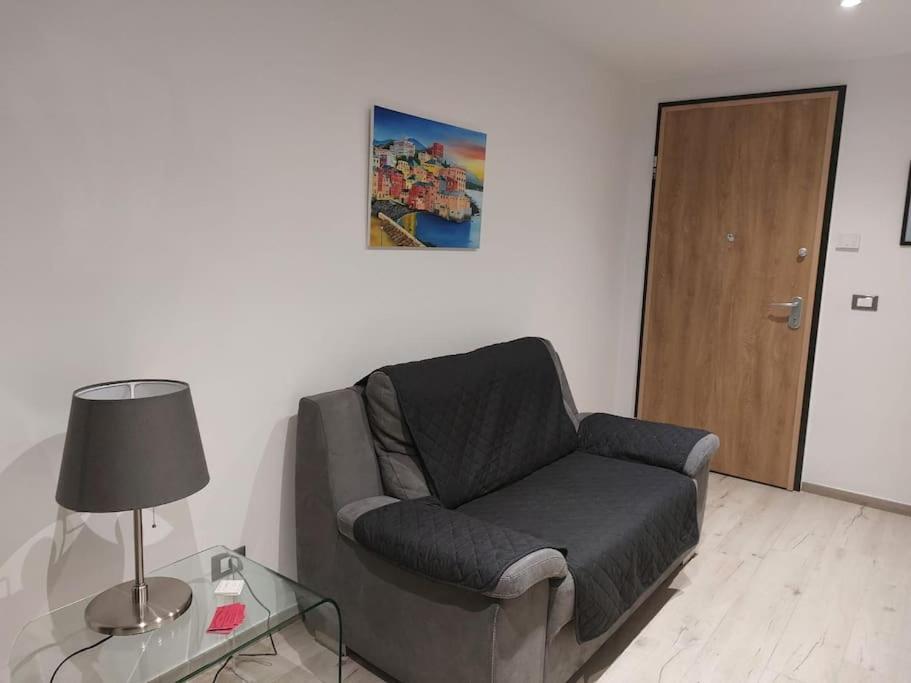 Titti'S House - Parcheggio Custodito In Garage Gratis Генуя Экстерьер фото